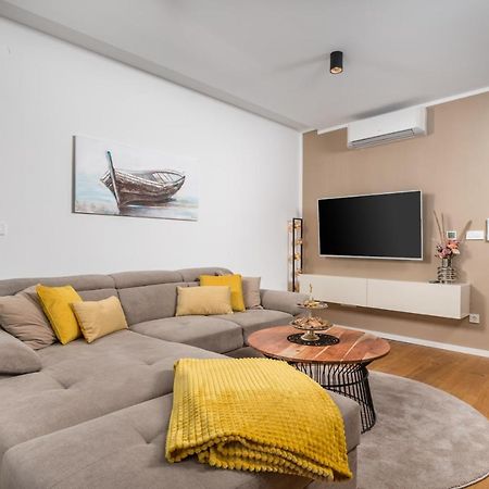 Apartment Top View With Balcony And Private Parking Rijeka Exterior foto
